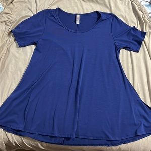 LuLaRoe Navy Blue Perfect Tee, Size Medium